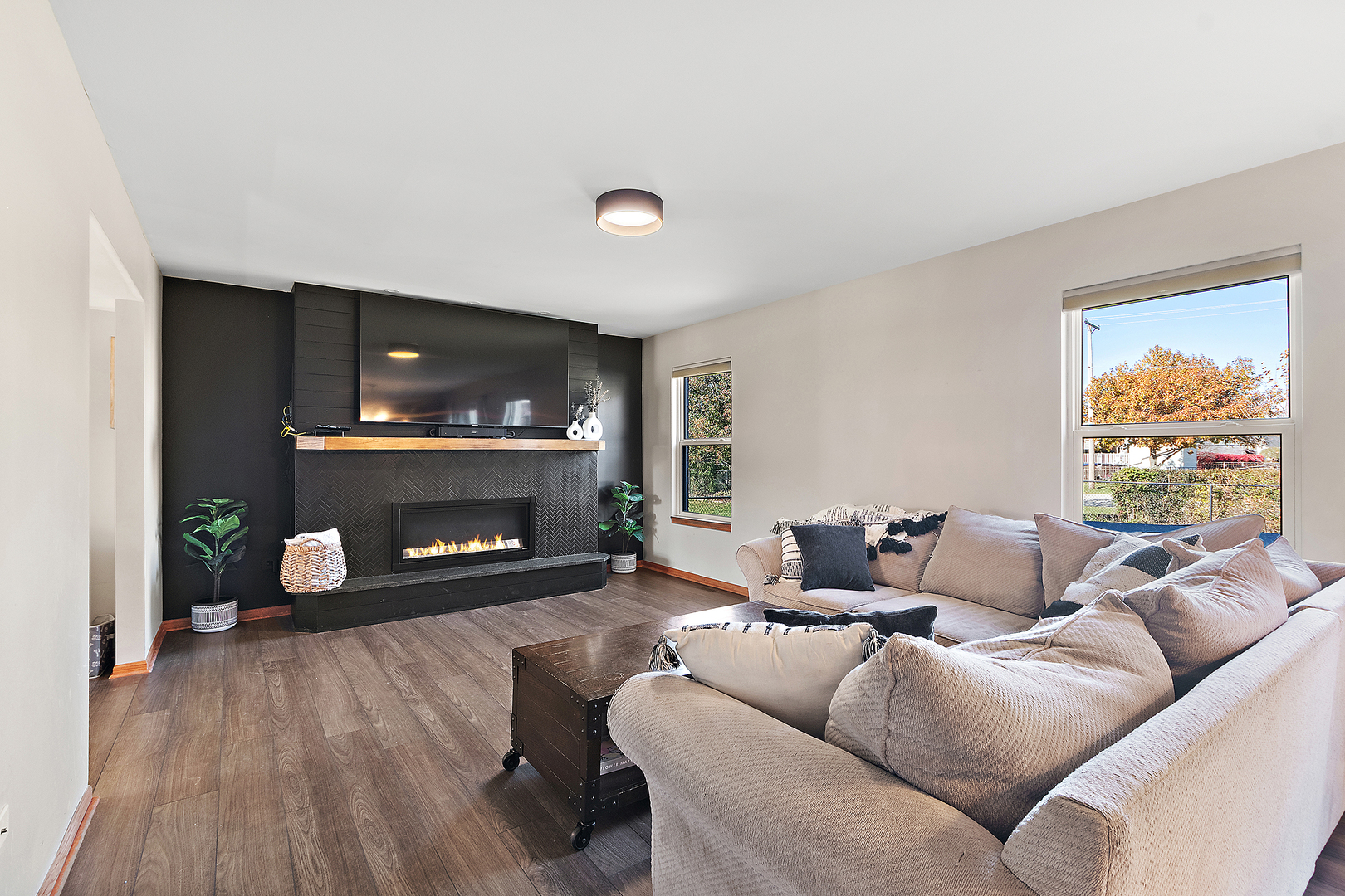 8100 W Rosebury Drive, Frankfort, IL 60423