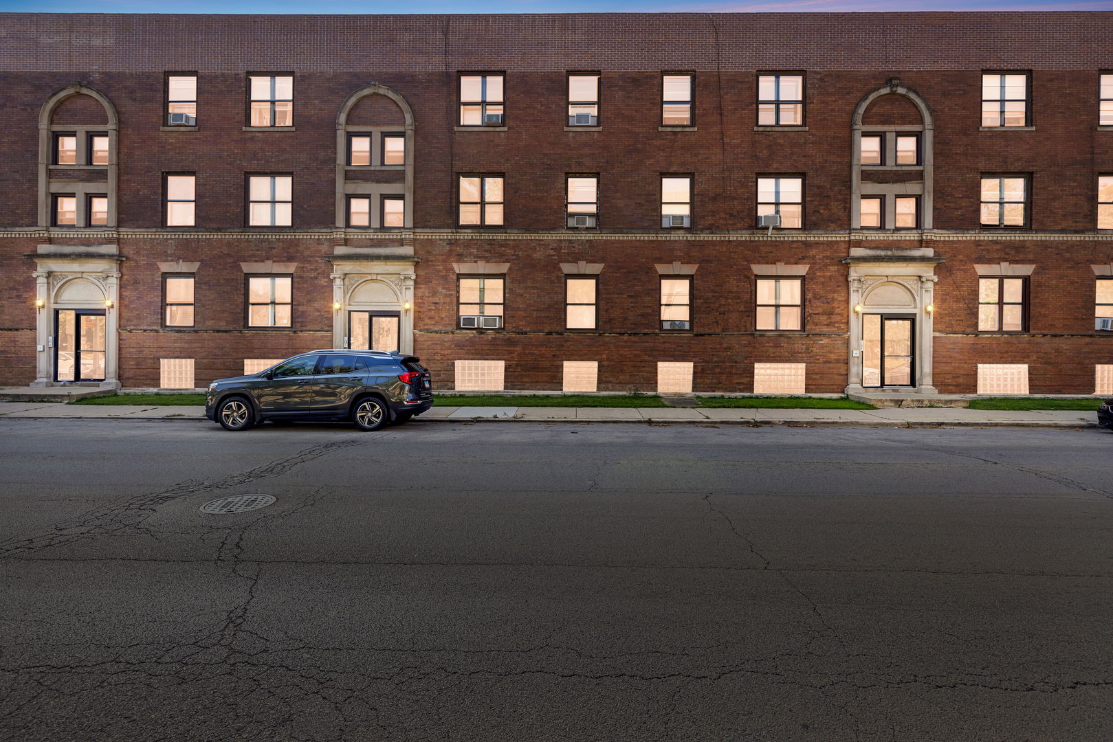 953 E 61st Street #1E, Chicago, IL 60637