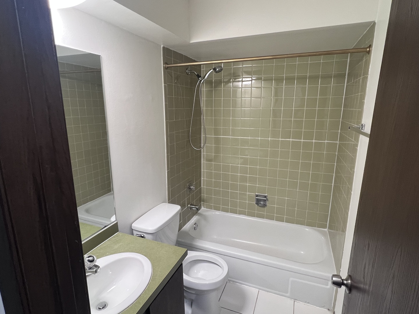 1779 Rand Road #1B, Des Plaines, IL 60016