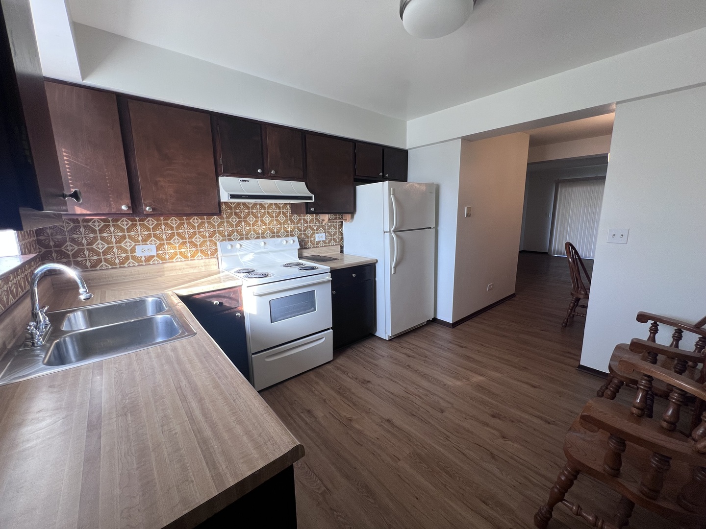 1779 Rand Road #1B, Des Plaines, IL 60016