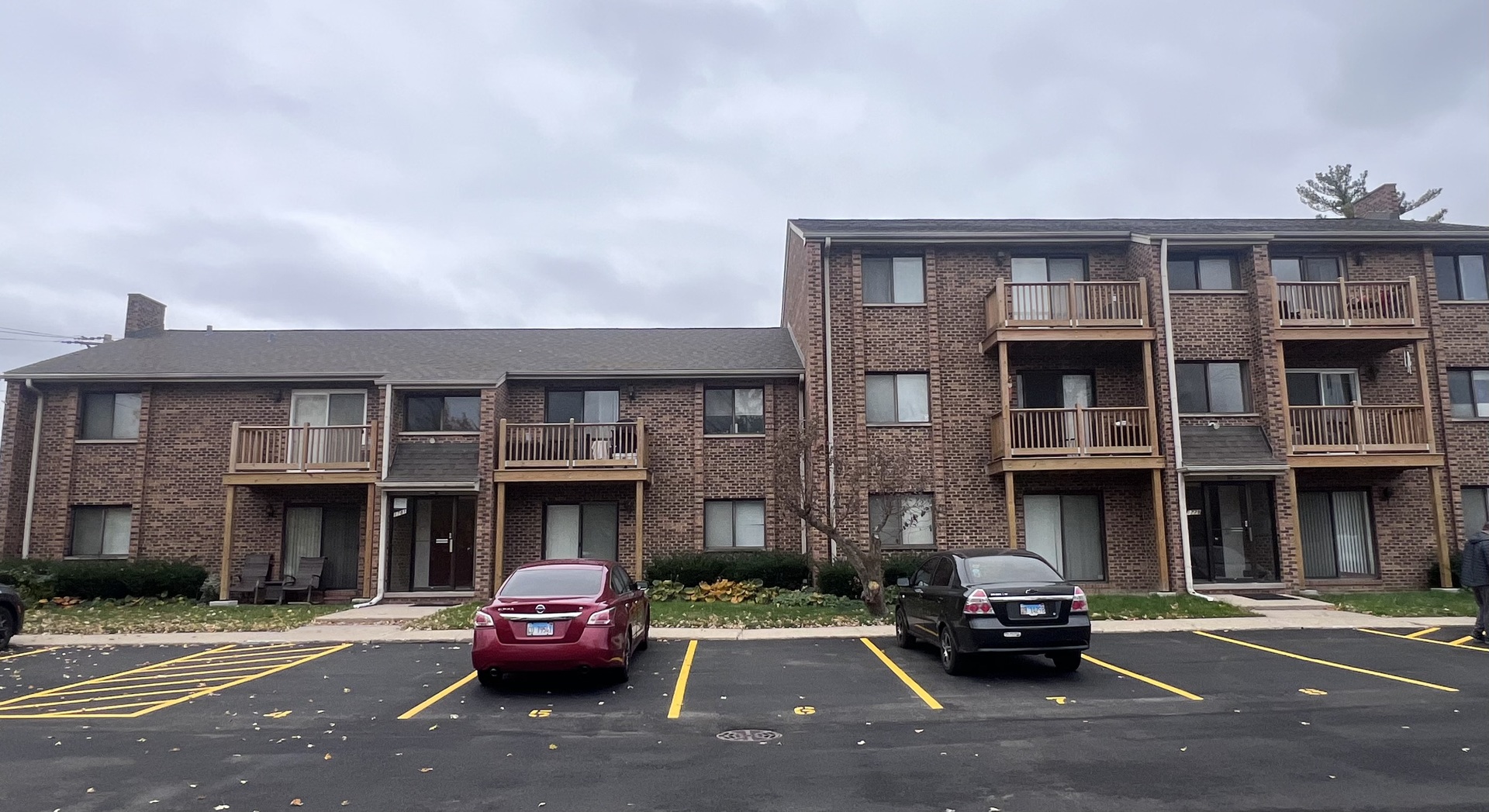 1779 Rand Road #1B, Des Plaines, IL 60016