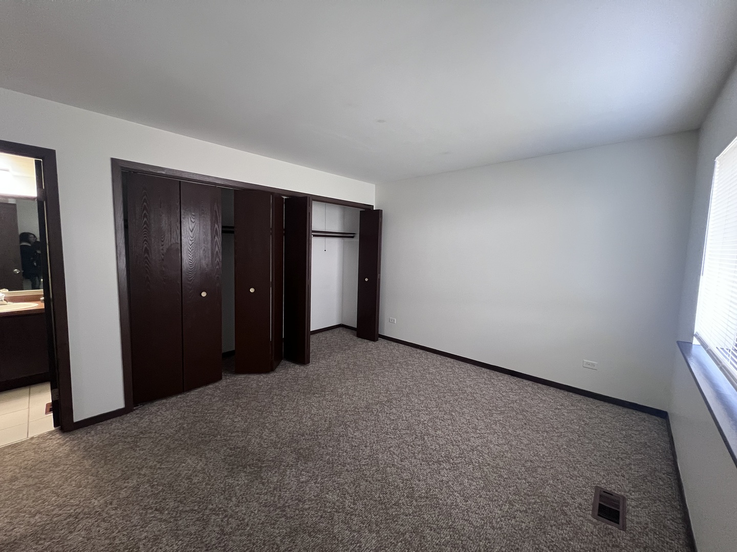 1779 Rand Road #1B, Des Plaines, IL 60016