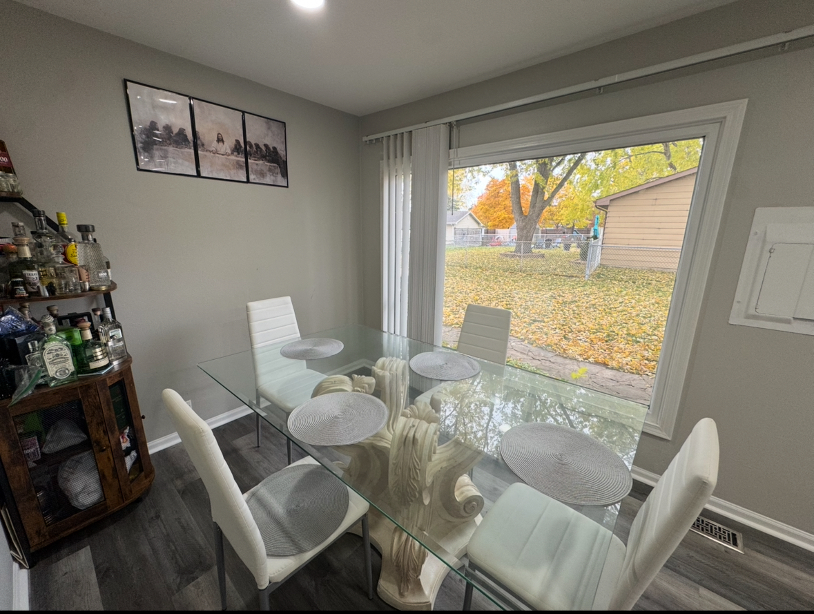 8112 S Applewood Court, Hanover Park, IL 60133