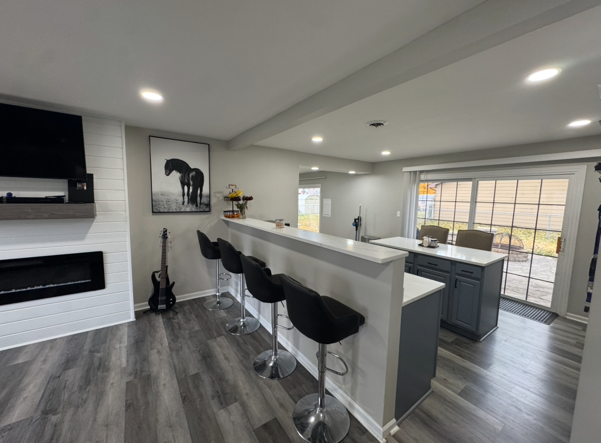 8112 S Applewood Court, Hanover Park, IL 60133