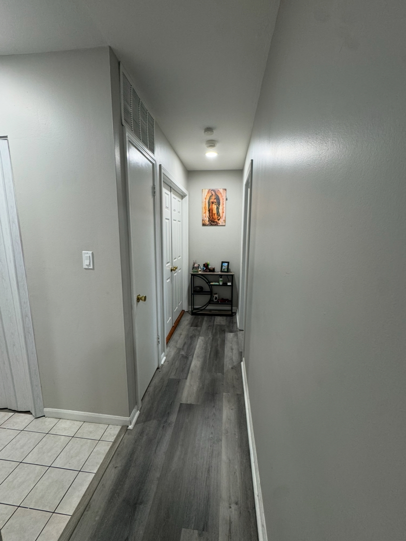 8112 S Applewood Court, Hanover Park, IL 60133