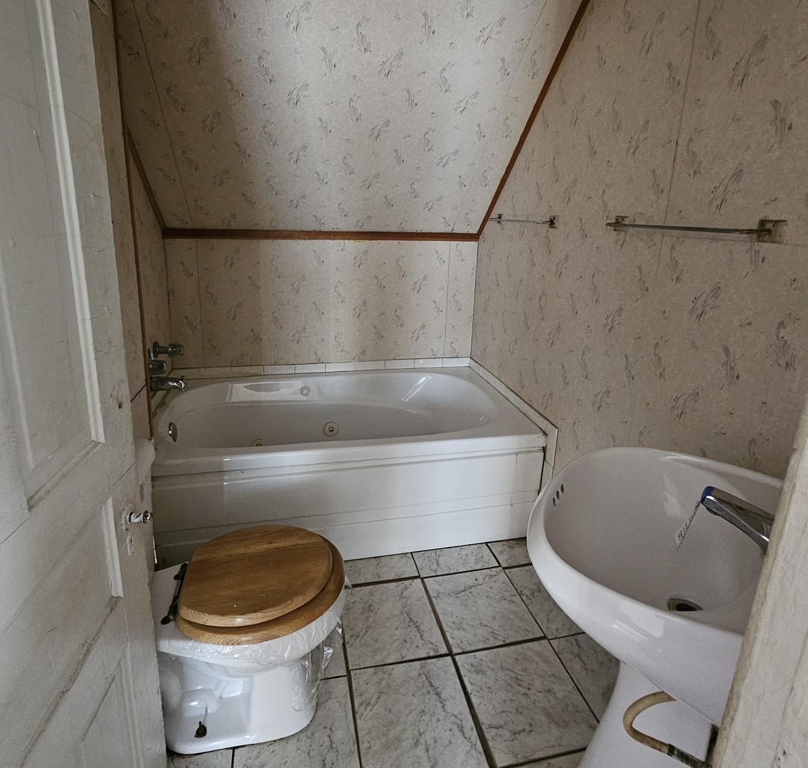 6431 S Racine Avenue, Chicago, IL 60636