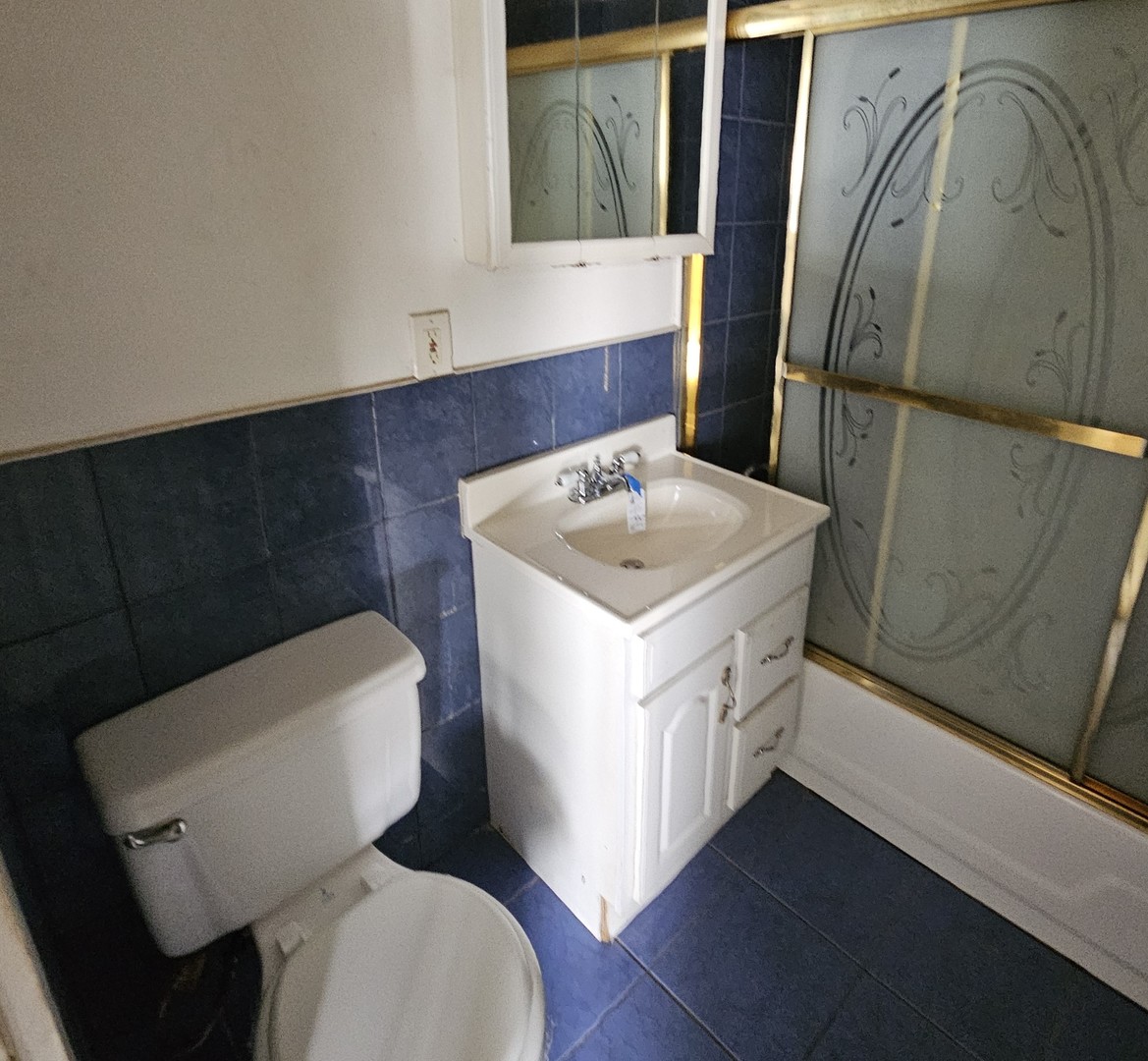 6431 S Racine Avenue, Chicago, IL 60636