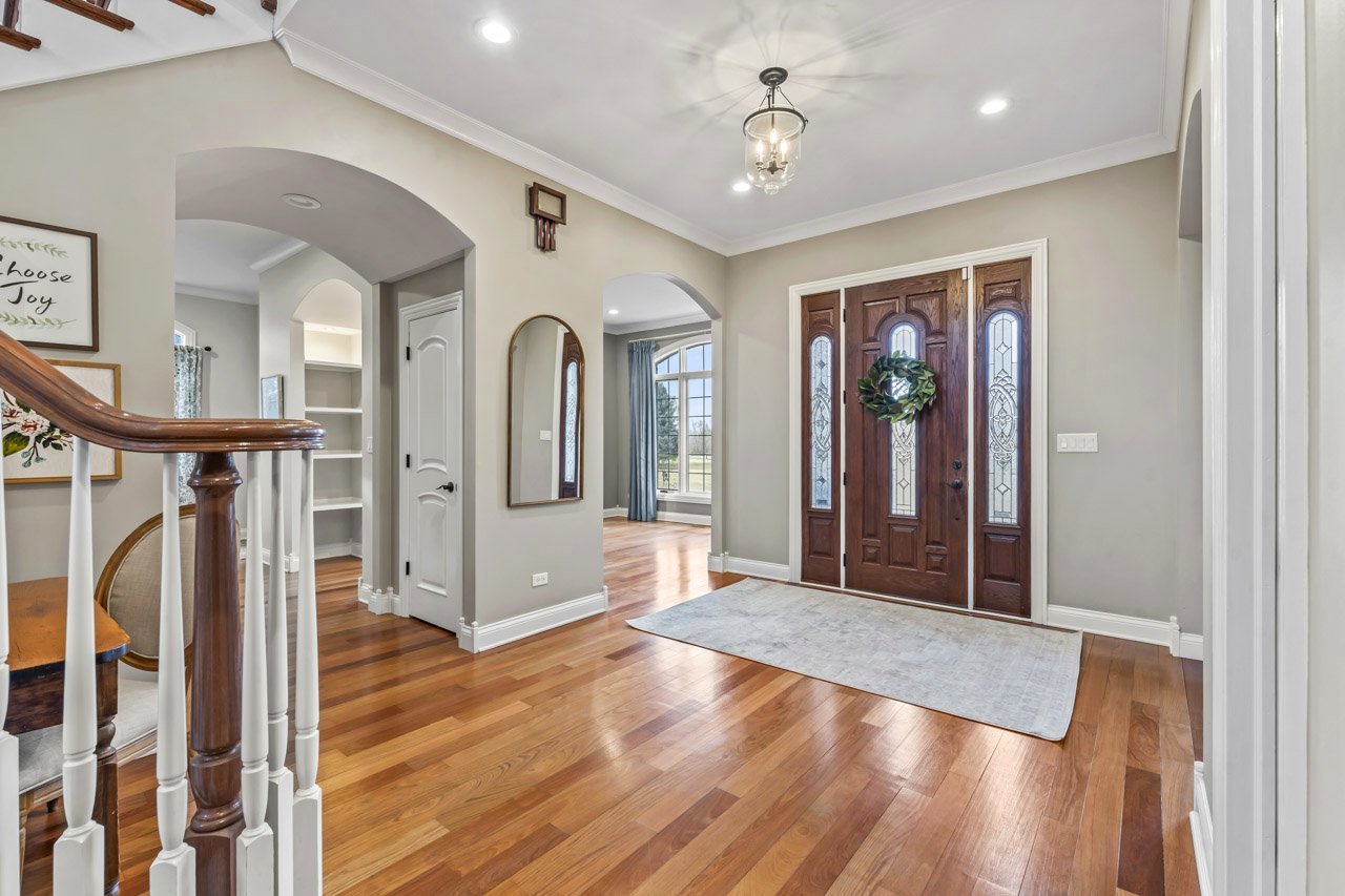 6209 Whiteoak Drive, McHenry, IL 60050