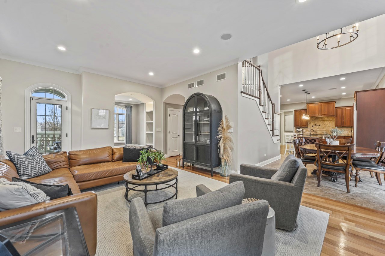 6209 Whiteoak Drive, McHenry, IL 60050