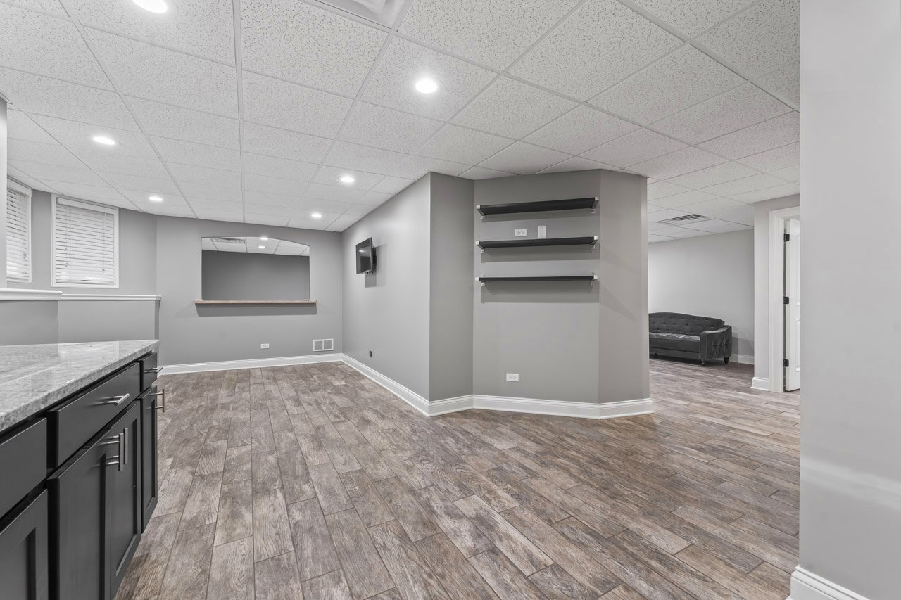 6209 Whiteoak Drive, McHenry, IL 60050