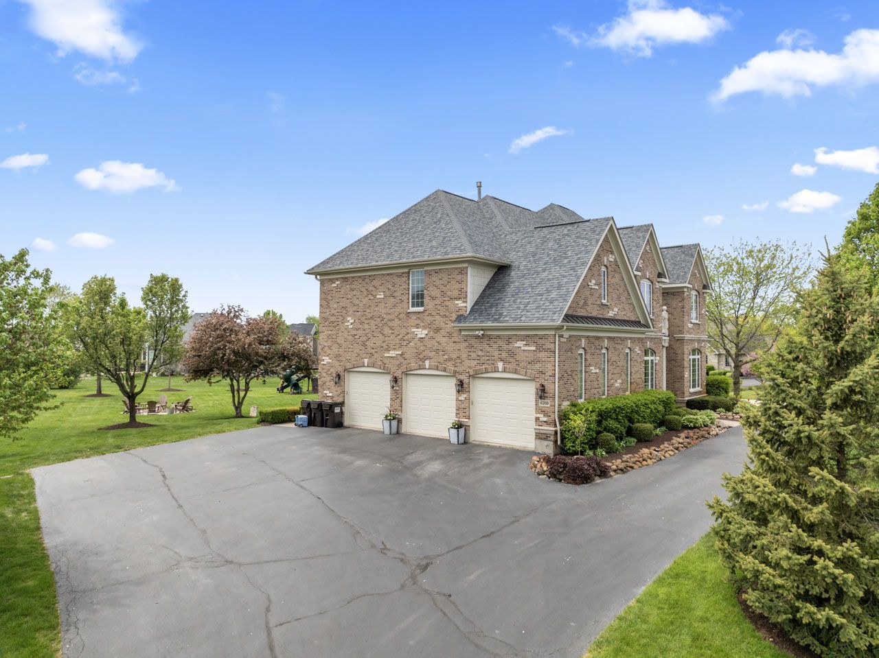 6209 Whiteoak Drive, McHenry, IL 60050