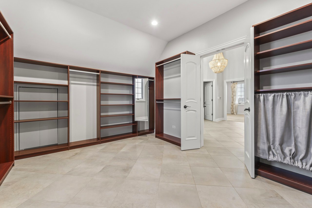 6209 Whiteoak Drive, McHenry, IL 60050