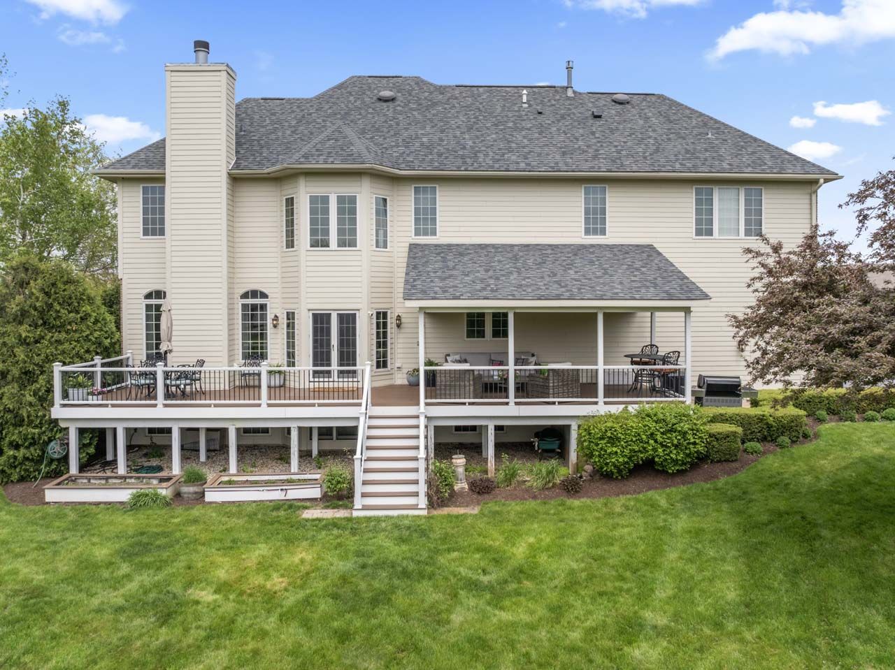 6209 Whiteoak Drive, McHenry, IL 60050