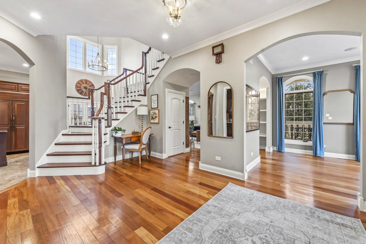 6209 Whiteoak Drive, McHenry, IL 60050