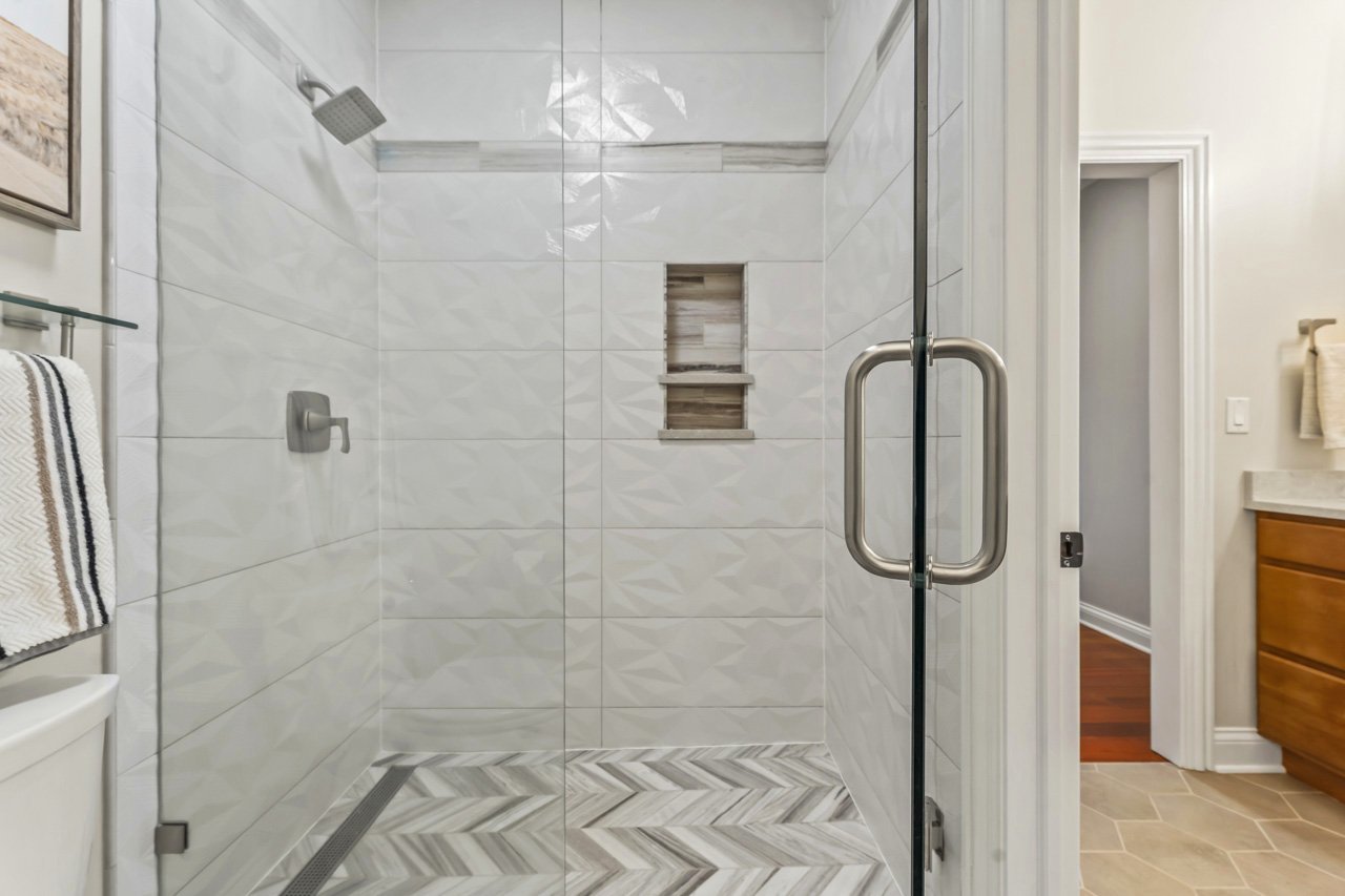 6209 Whiteoak Drive, McHenry, IL 60050