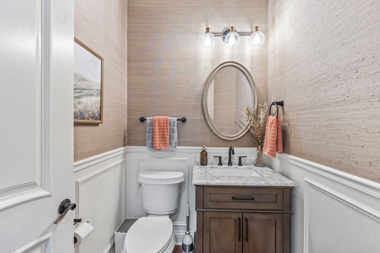 6209 Whiteoak Drive, McHenry, IL 60050