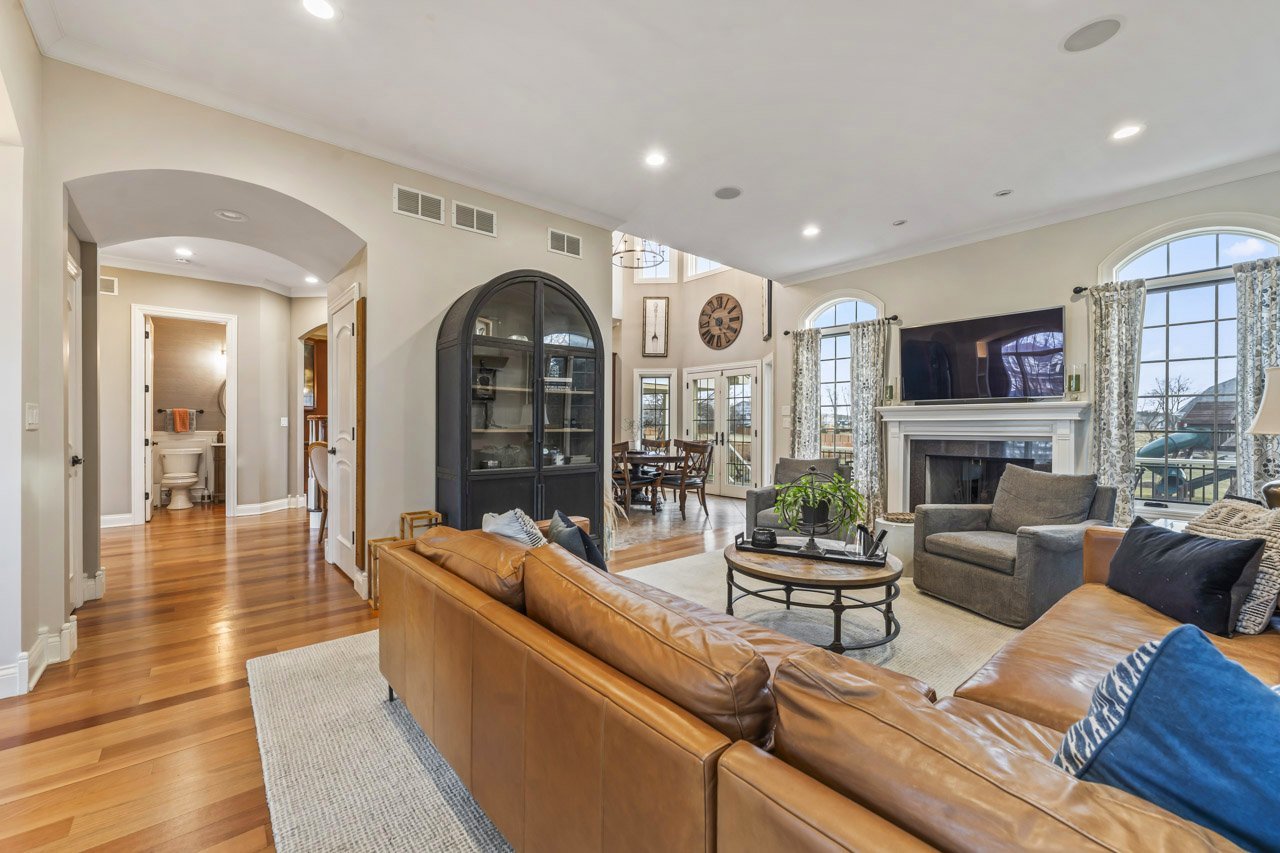 6209 Whiteoak Drive, McHenry, IL 60050