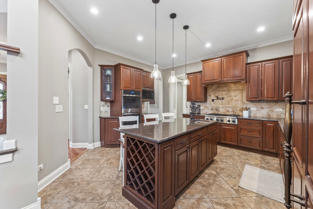 6209 Whiteoak Drive, McHenry, IL 60050