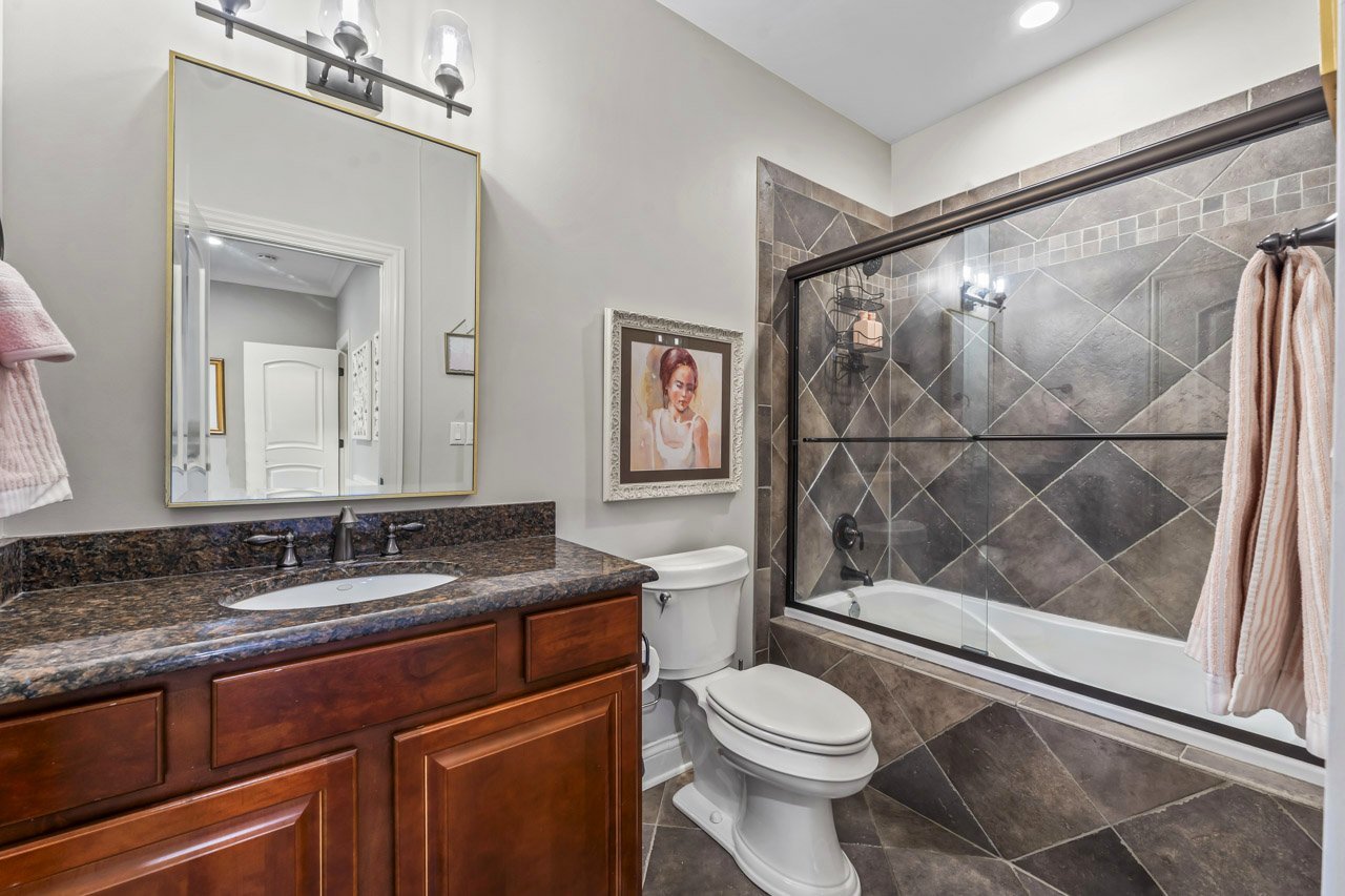 6209 Whiteoak Drive, McHenry, IL 60050