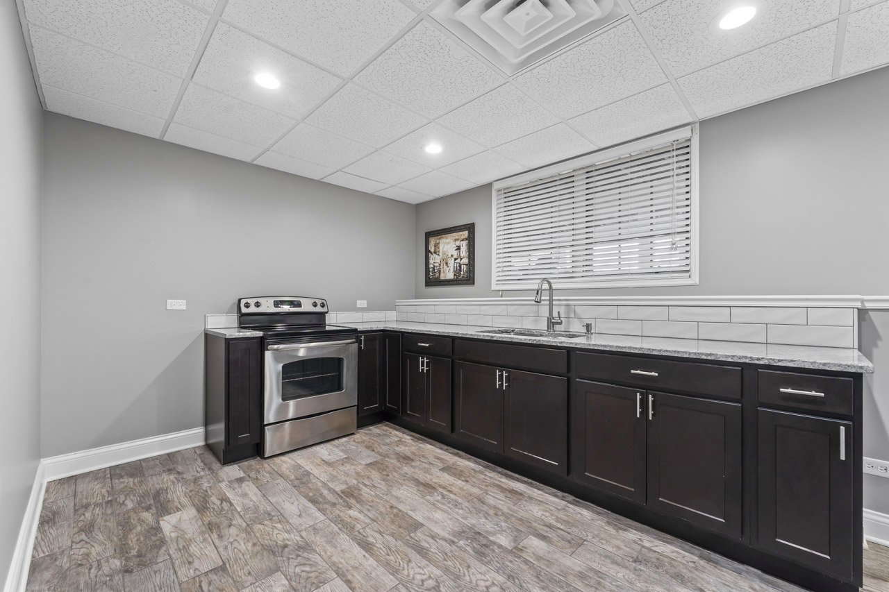 6209 Whiteoak Drive, McHenry, IL 60050