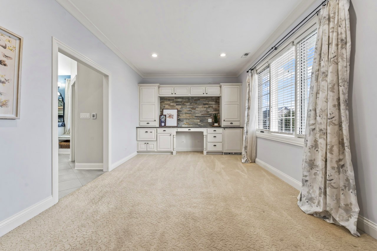 6209 Whiteoak Drive, McHenry, IL 60050