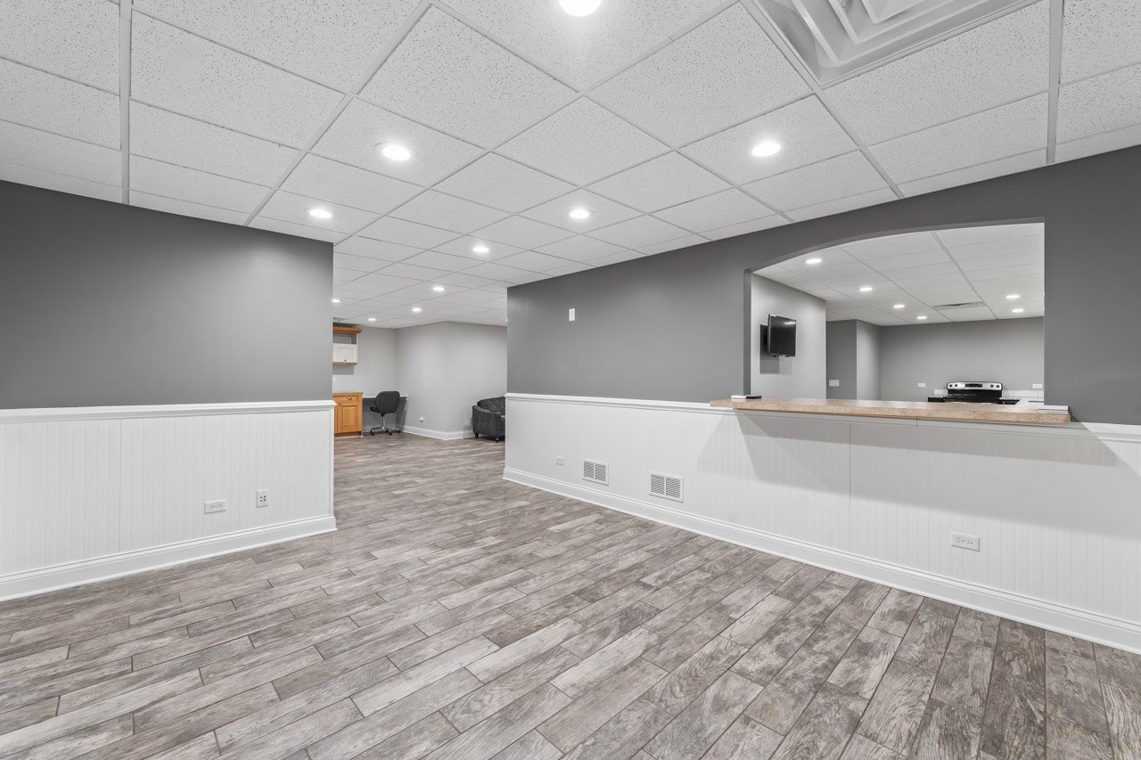 6209 Whiteoak Drive, McHenry, IL 60050