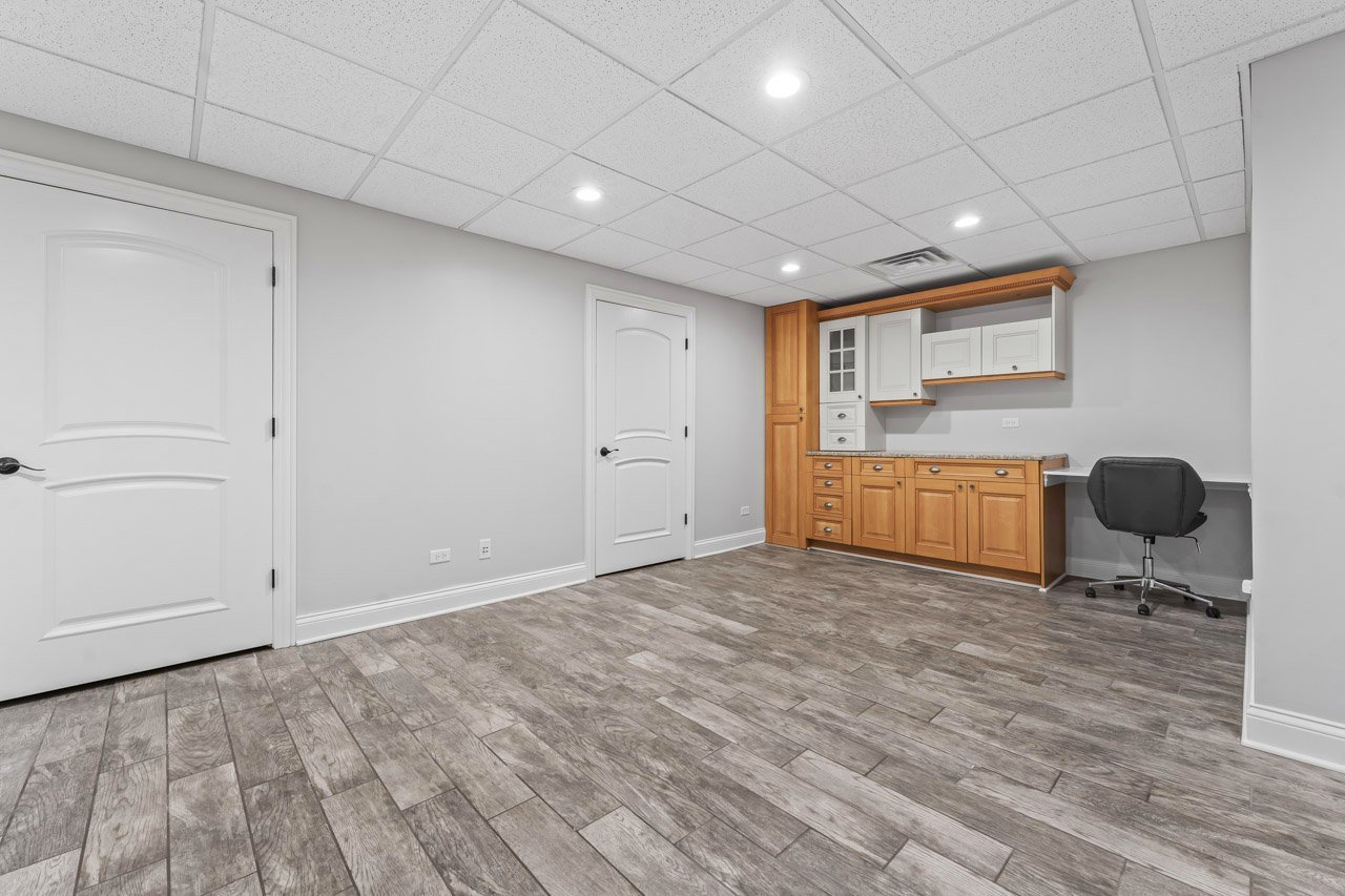 6209 Whiteoak Drive, McHenry, IL 60050