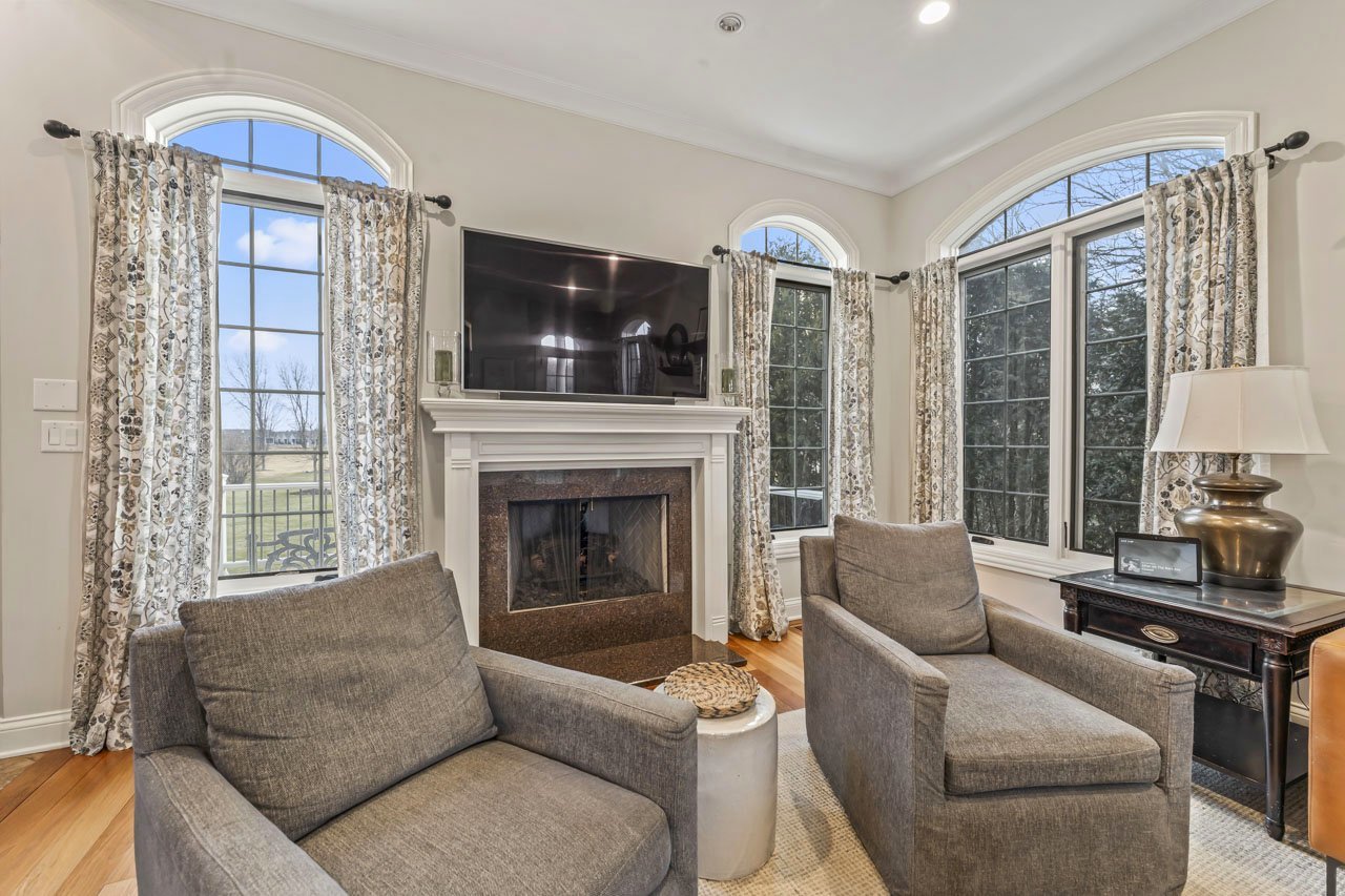 6209 Whiteoak Drive, McHenry, IL 60050