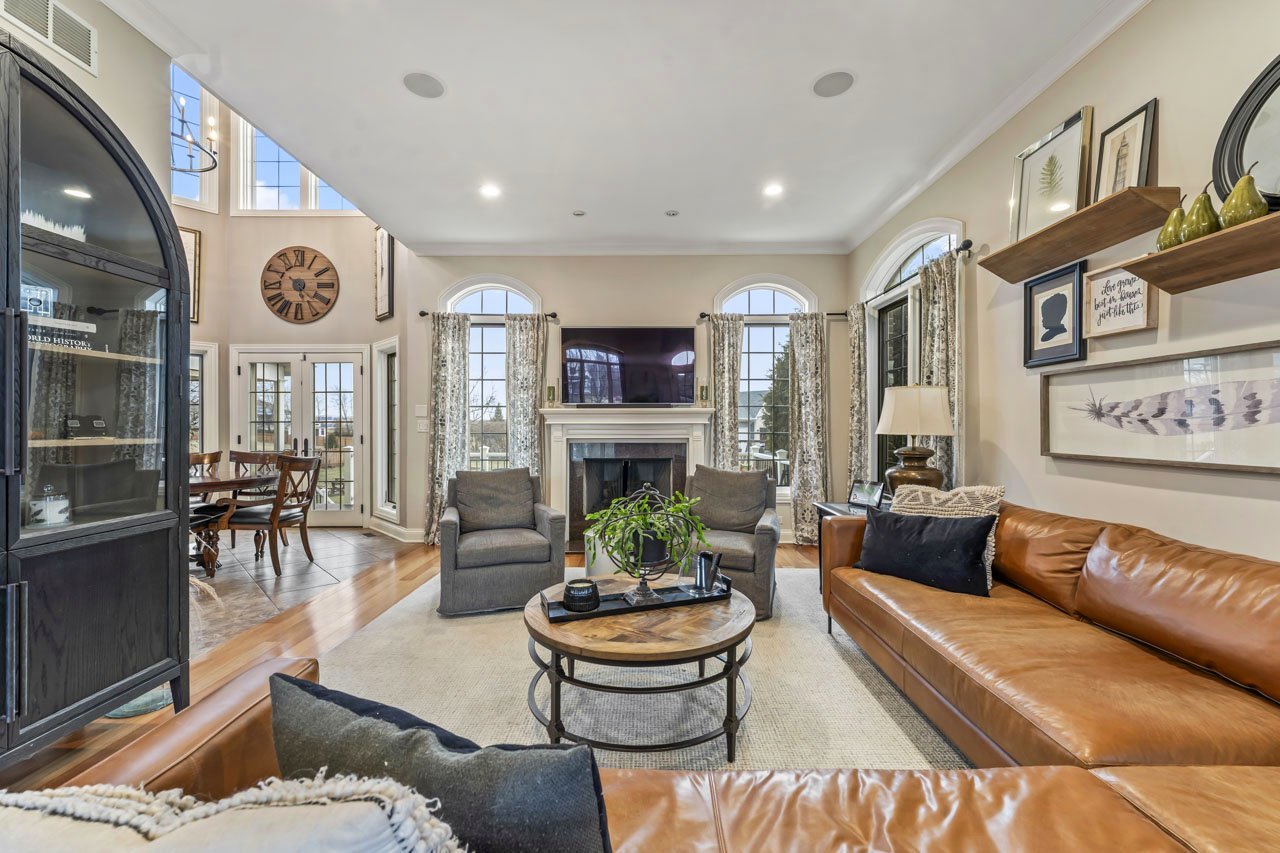 6209 Whiteoak Drive, McHenry, IL 60050