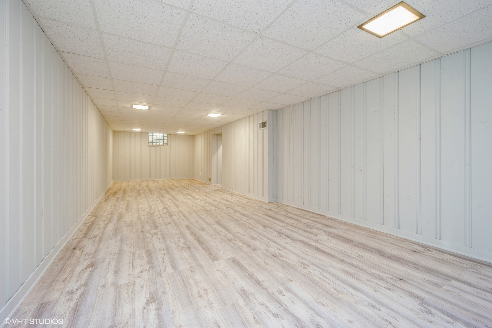 7458 W Touhy Avenue, Chicago, IL 60631