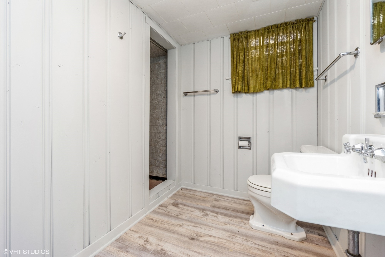 7458 W Touhy Avenue, Chicago, IL 60631