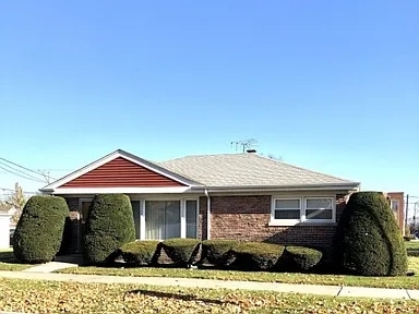 7458 W Touhy Avenue, Chicago, IL 60631