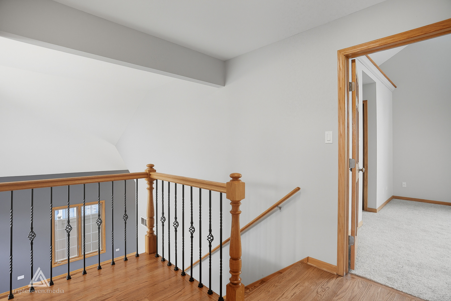 9704 W SHORE Drive, Oak Lawn, IL 60453