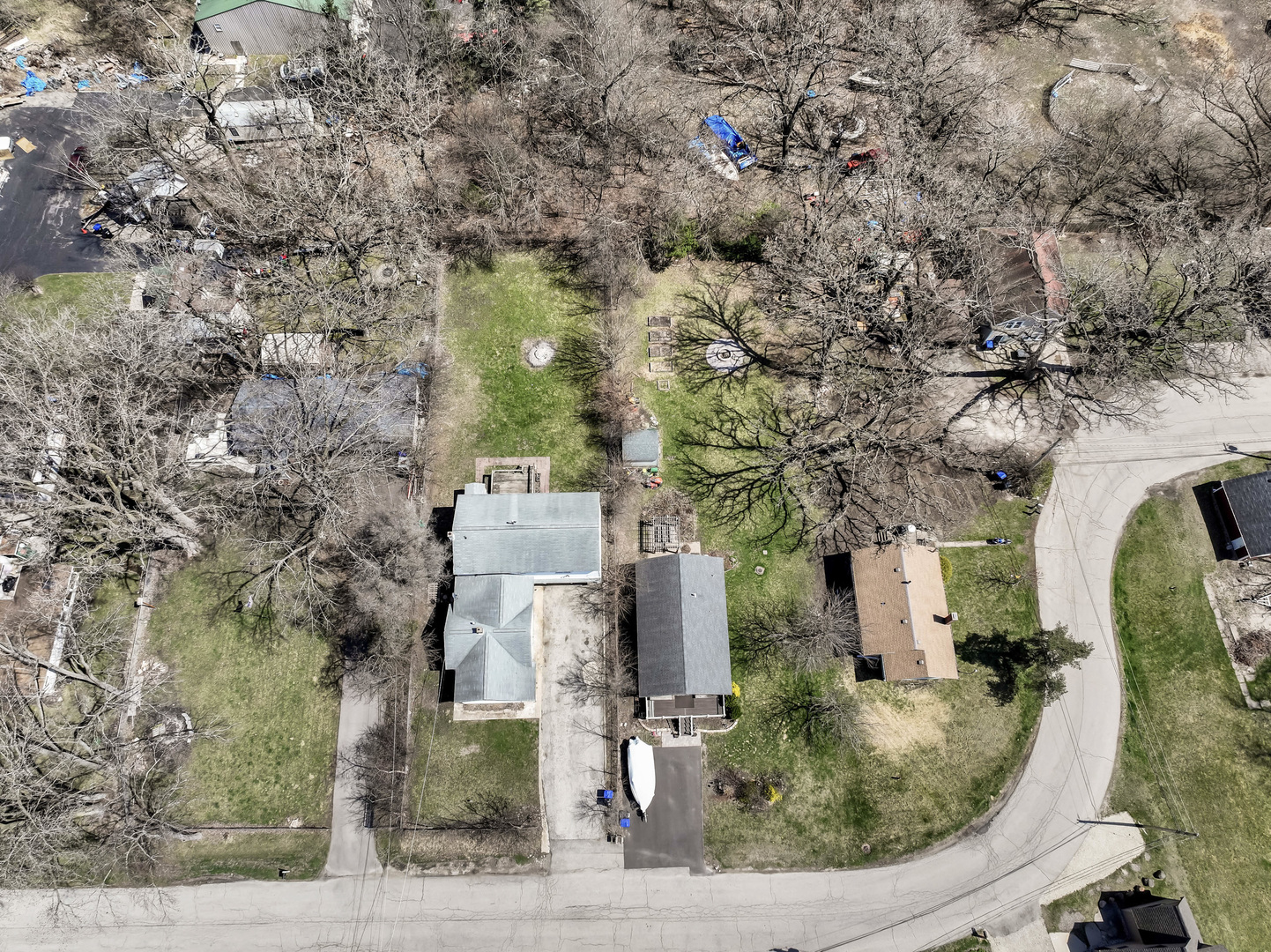 2916 Oakwood Avenue, McHenry, IL 60051