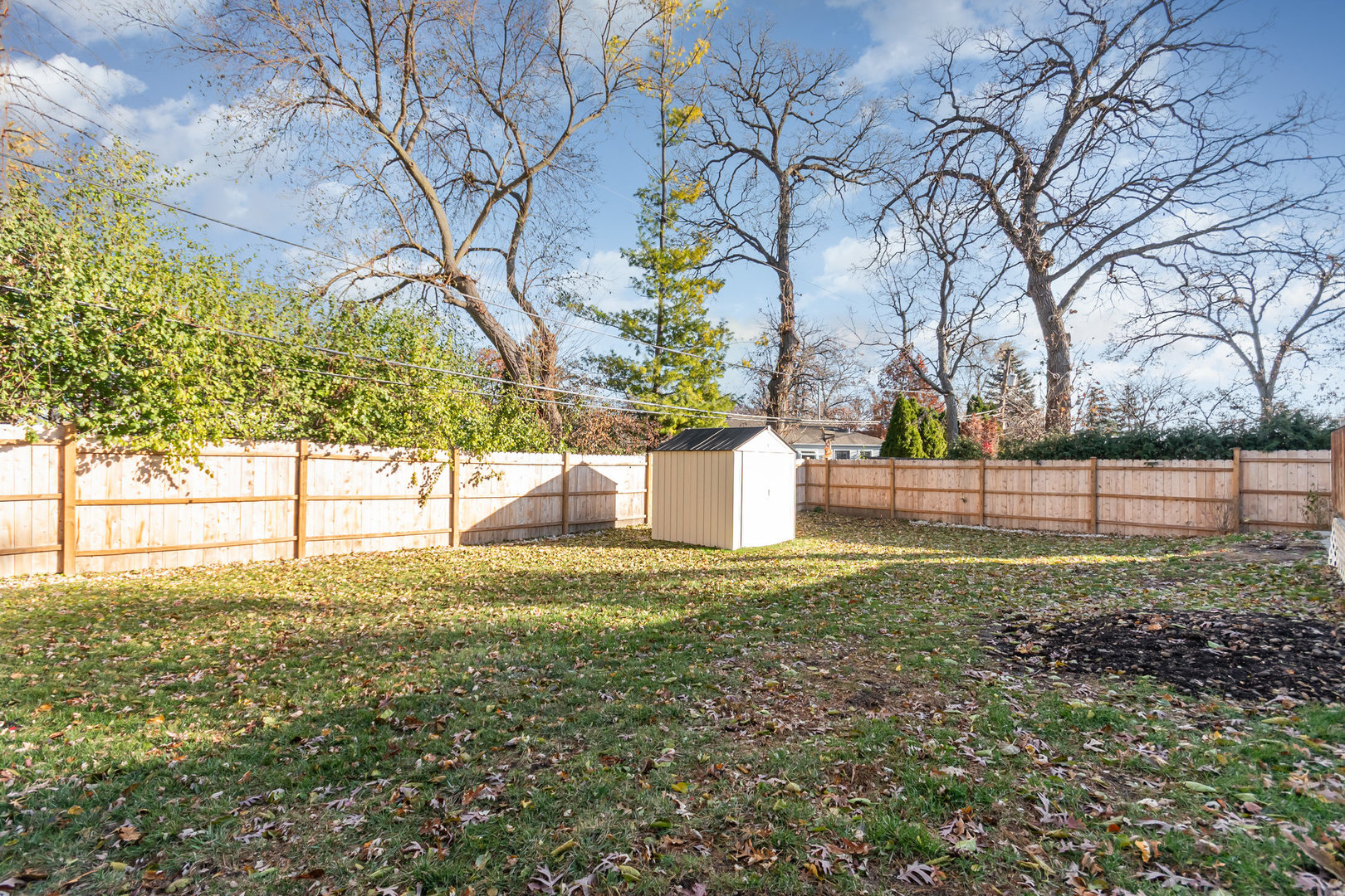 2424 E Thornwood Drive, Lindenhurst, IL 60046