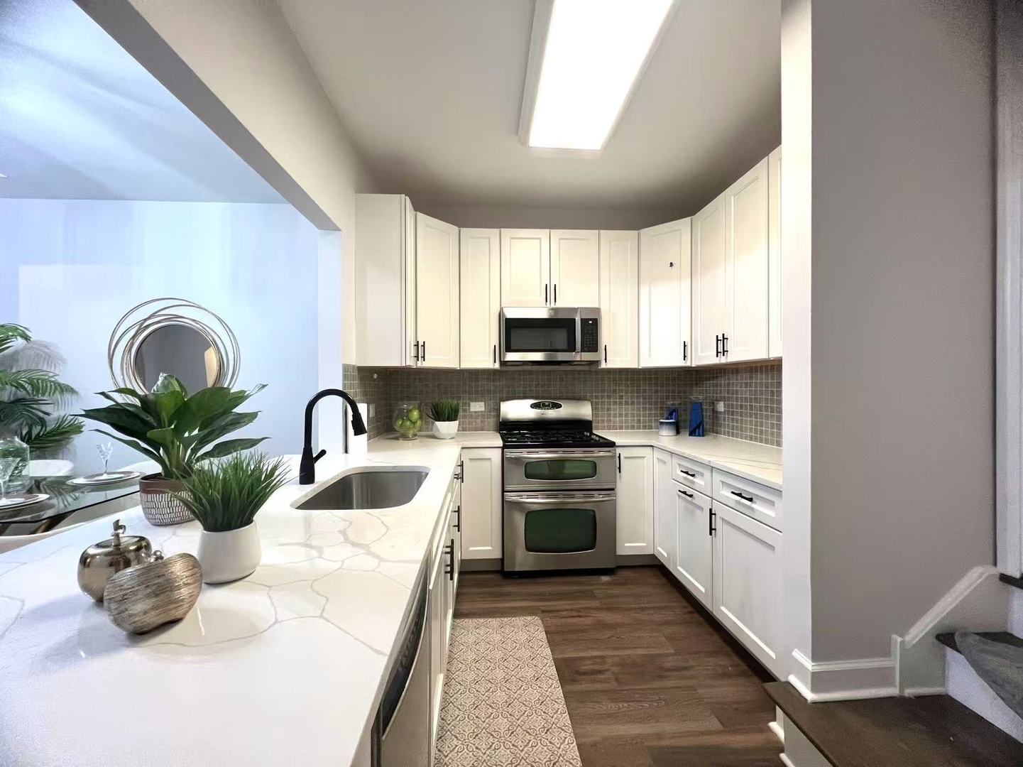 2040 N Sedgwick Street #H, Chicago, IL 60614