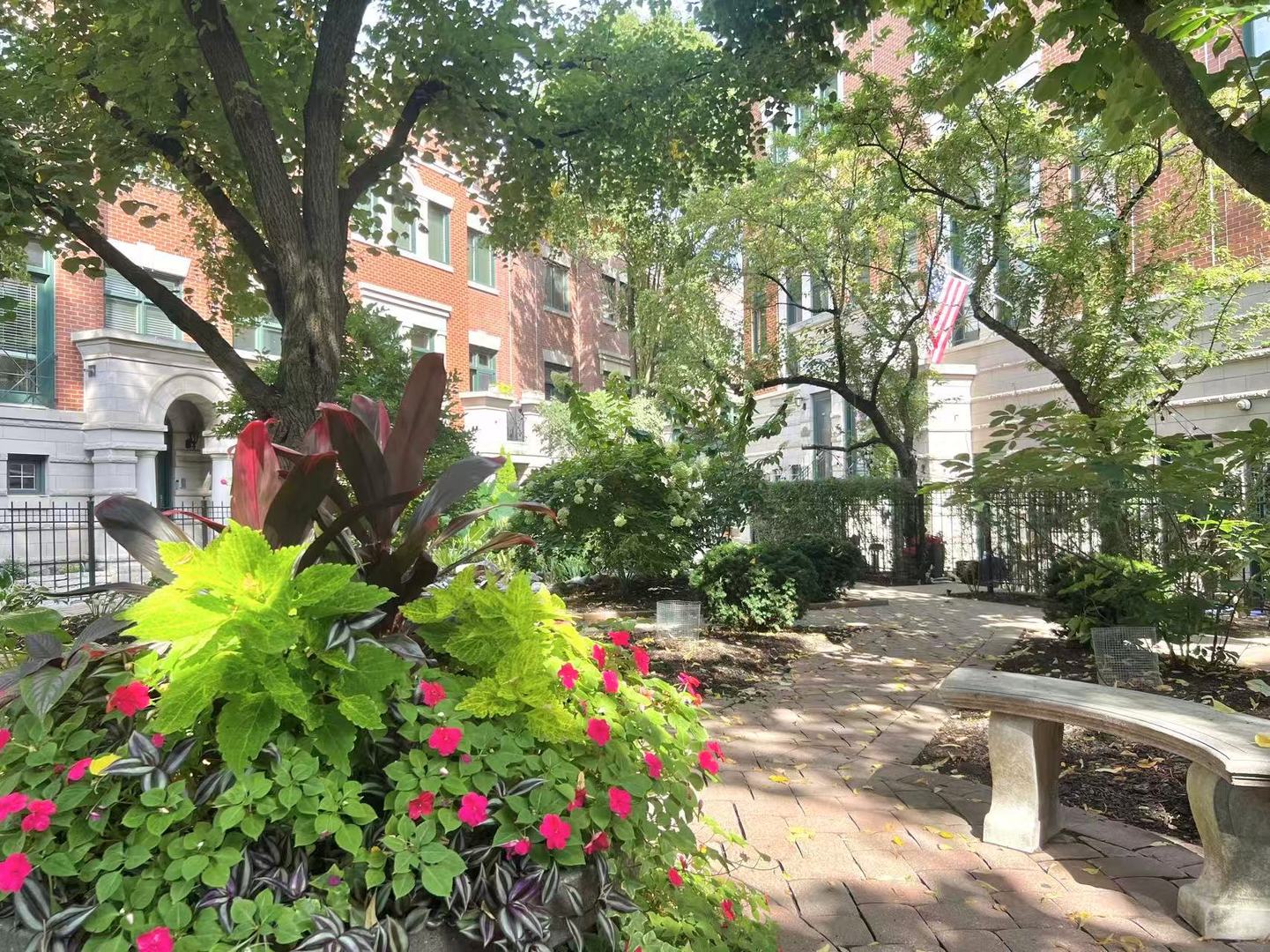 2040 N Sedgwick Street #H, Chicago, IL 60614