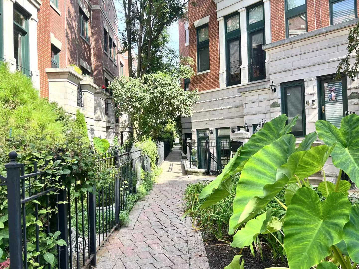 2040 N Sedgwick Street #H, Chicago, IL 60614