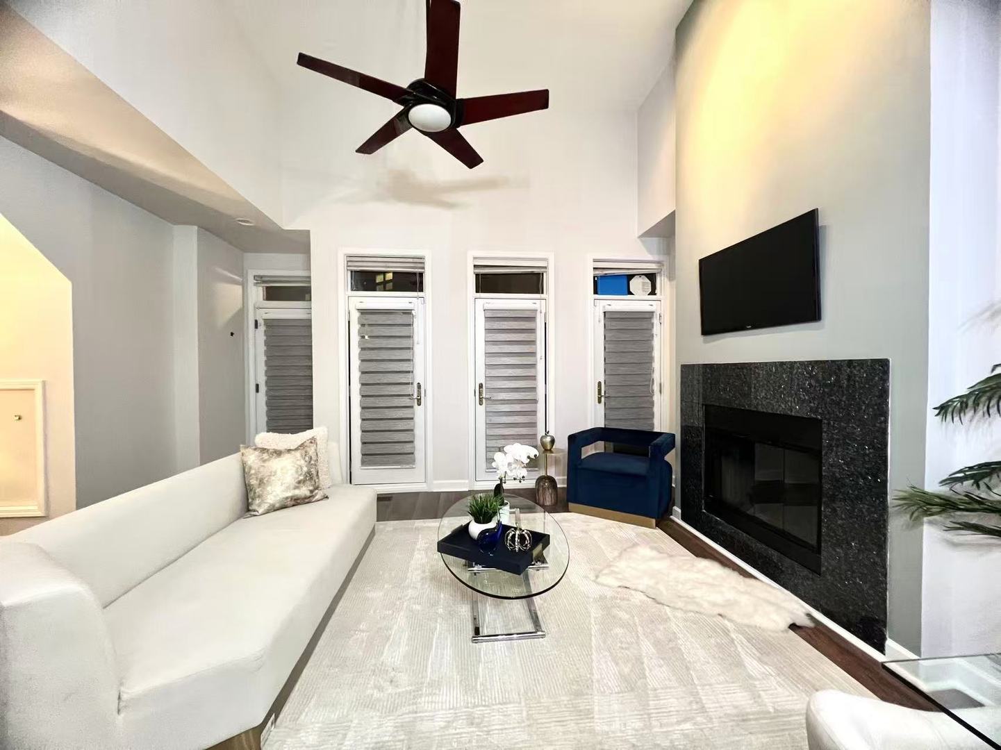 2040 N Sedgwick Street #H, Chicago, IL 60614