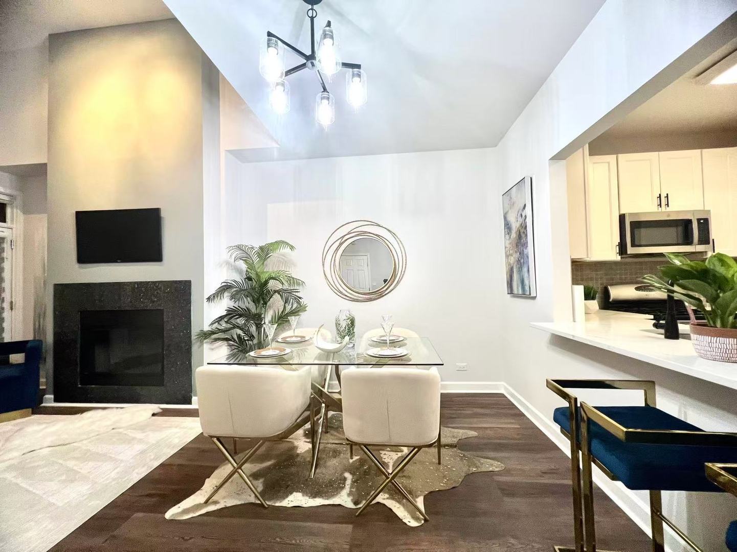 2040 N Sedgwick Street #H, Chicago, IL 60614