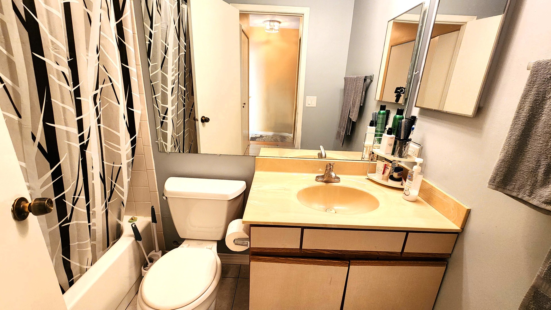 4 Aspen Court, Streamwood, IL 60107