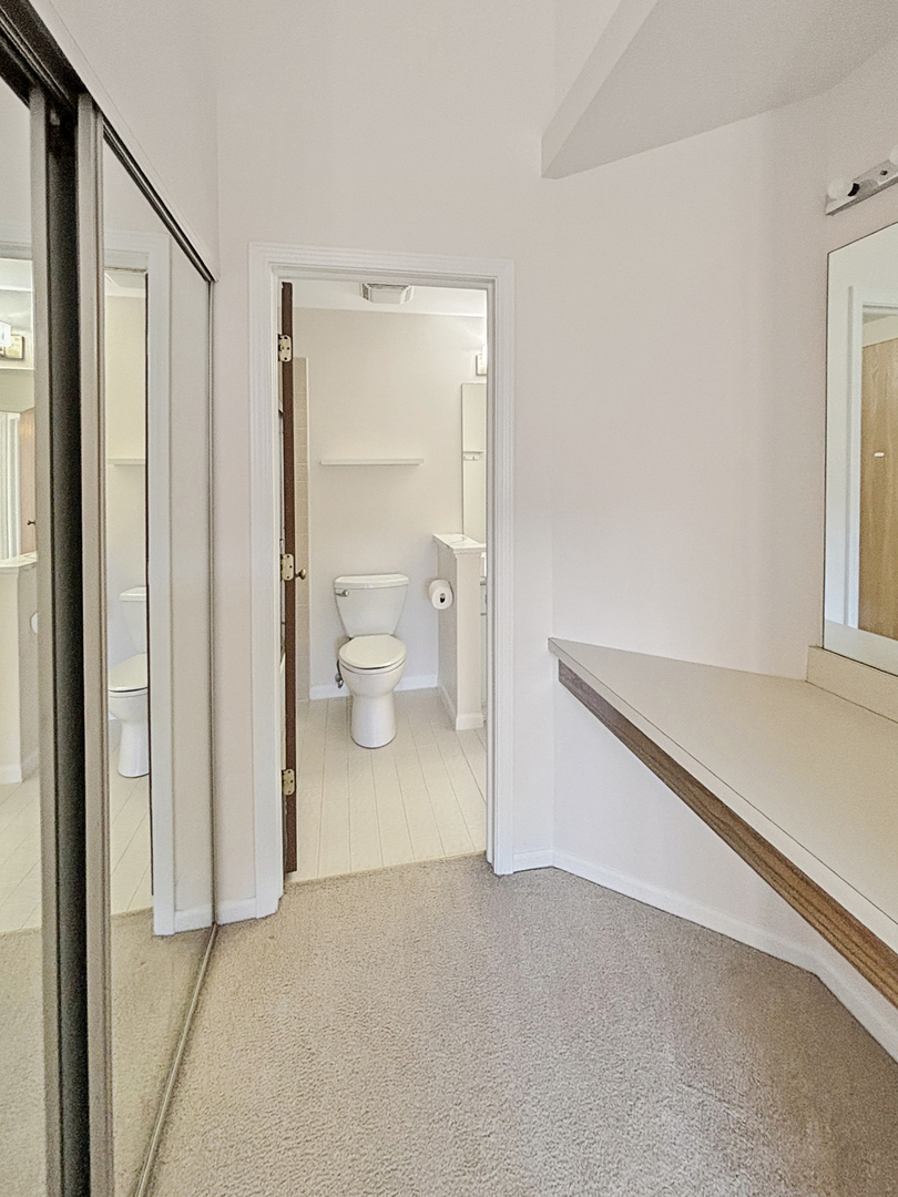 404 W Hamilton Drive, Palatine, IL 60067