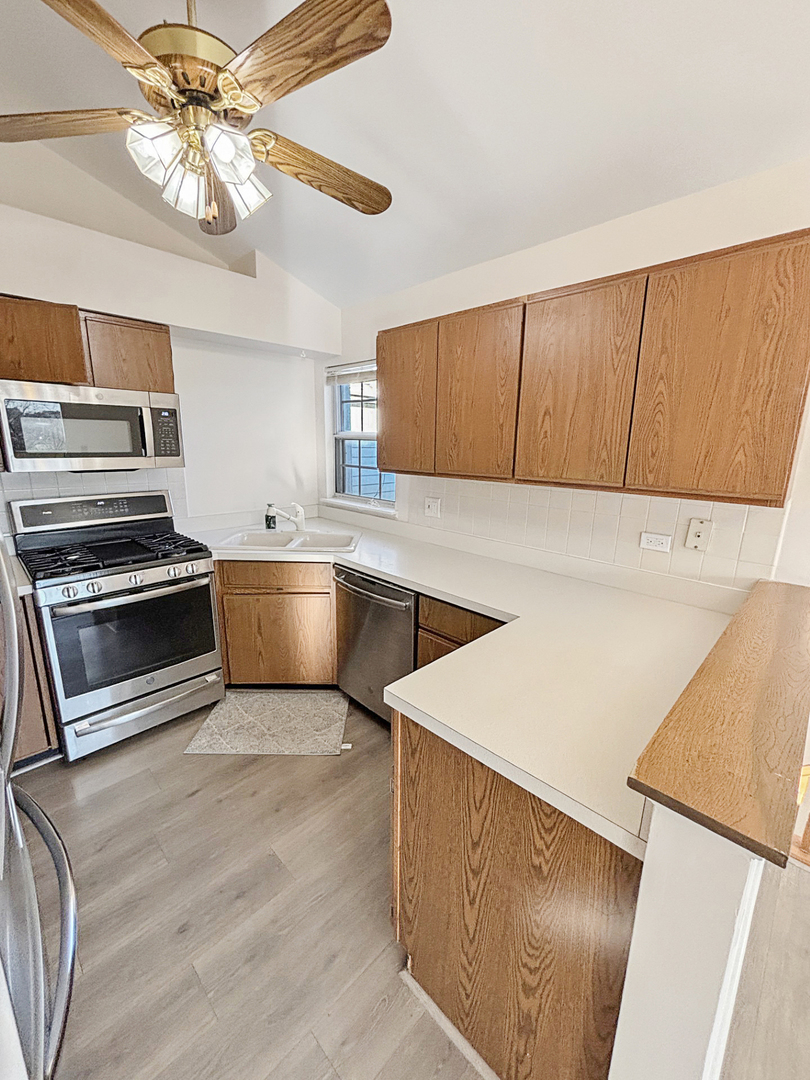 404 W Hamilton Drive, Palatine, IL 60067