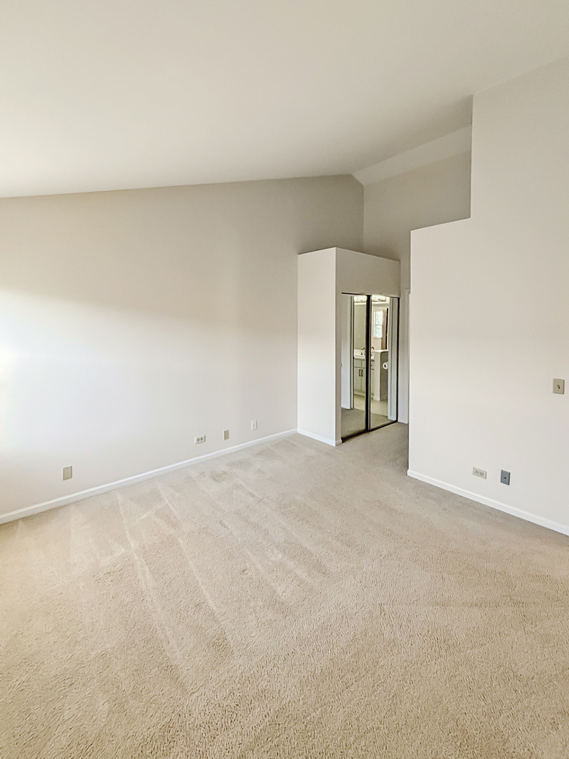 404 W Hamilton Drive, Palatine, IL 60067