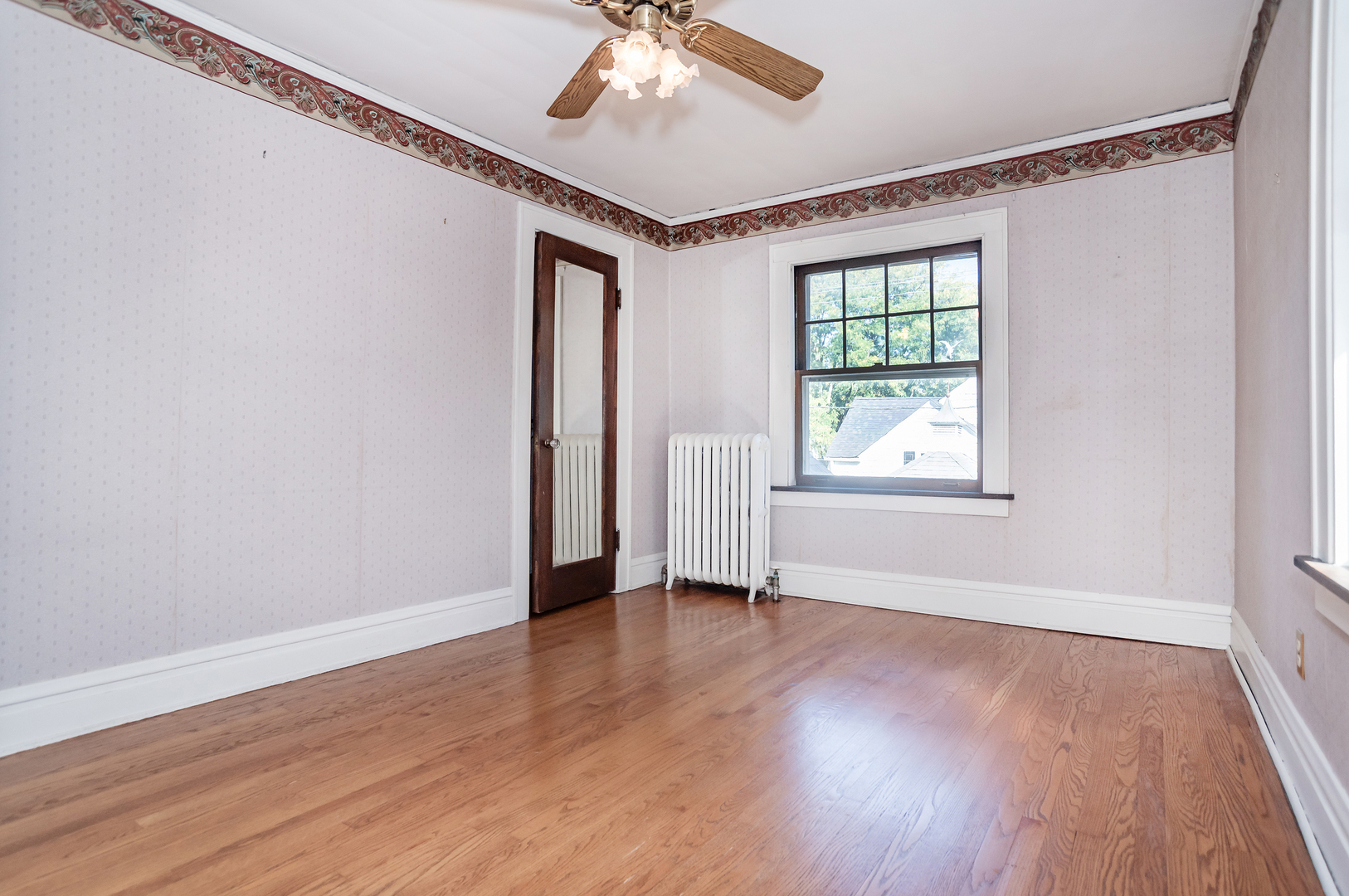 518 W Cossitt Avenue, La Grange, IL 60525