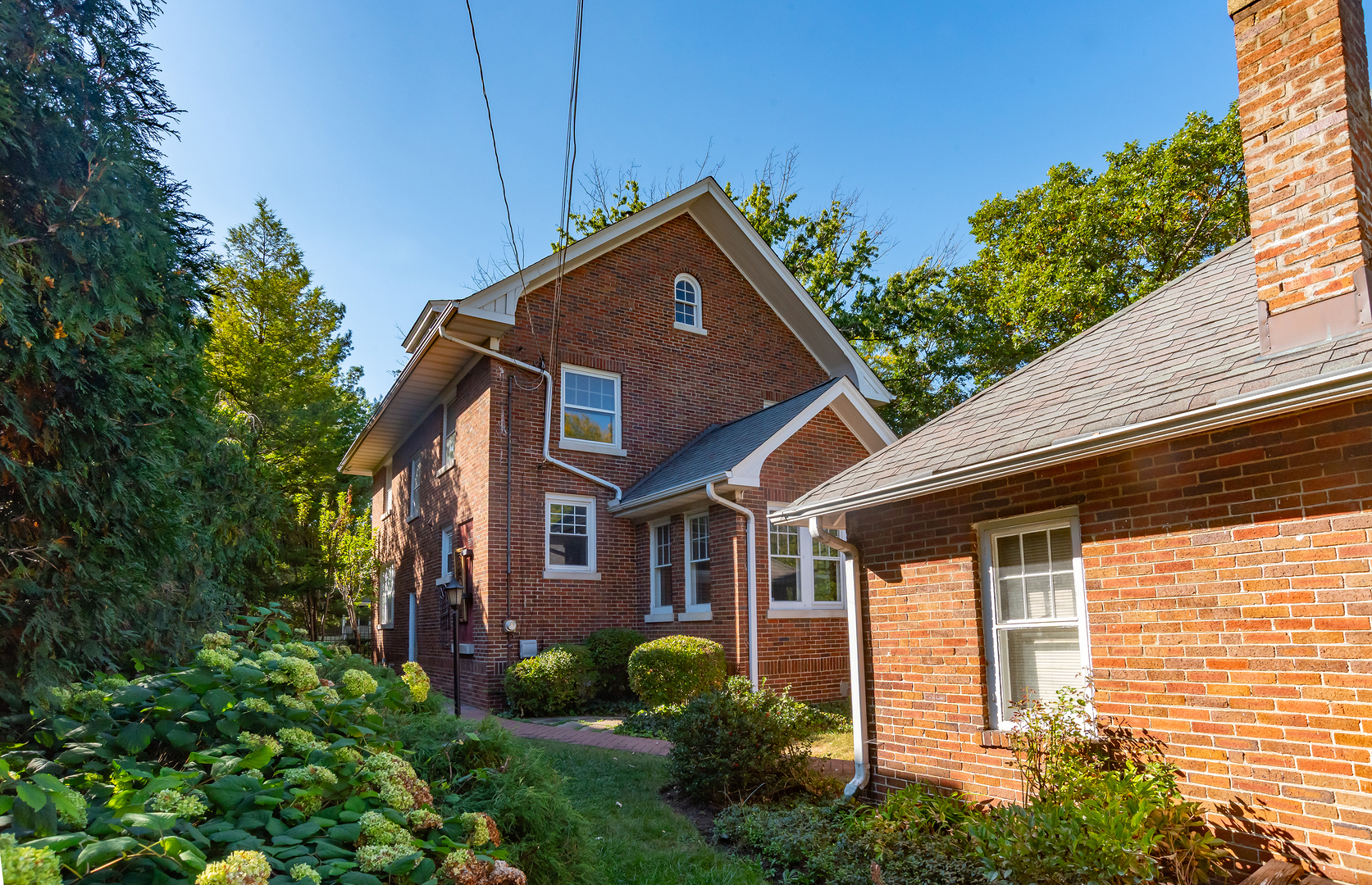 518 W Cossitt Avenue, La Grange, IL 60525