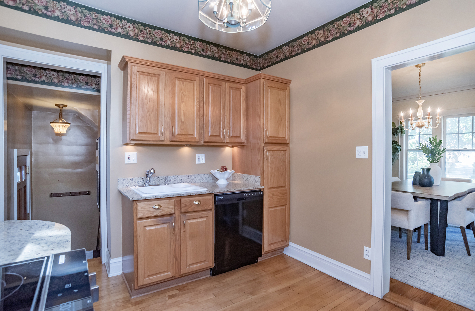 518 W Cossitt Avenue, La Grange, IL 60525