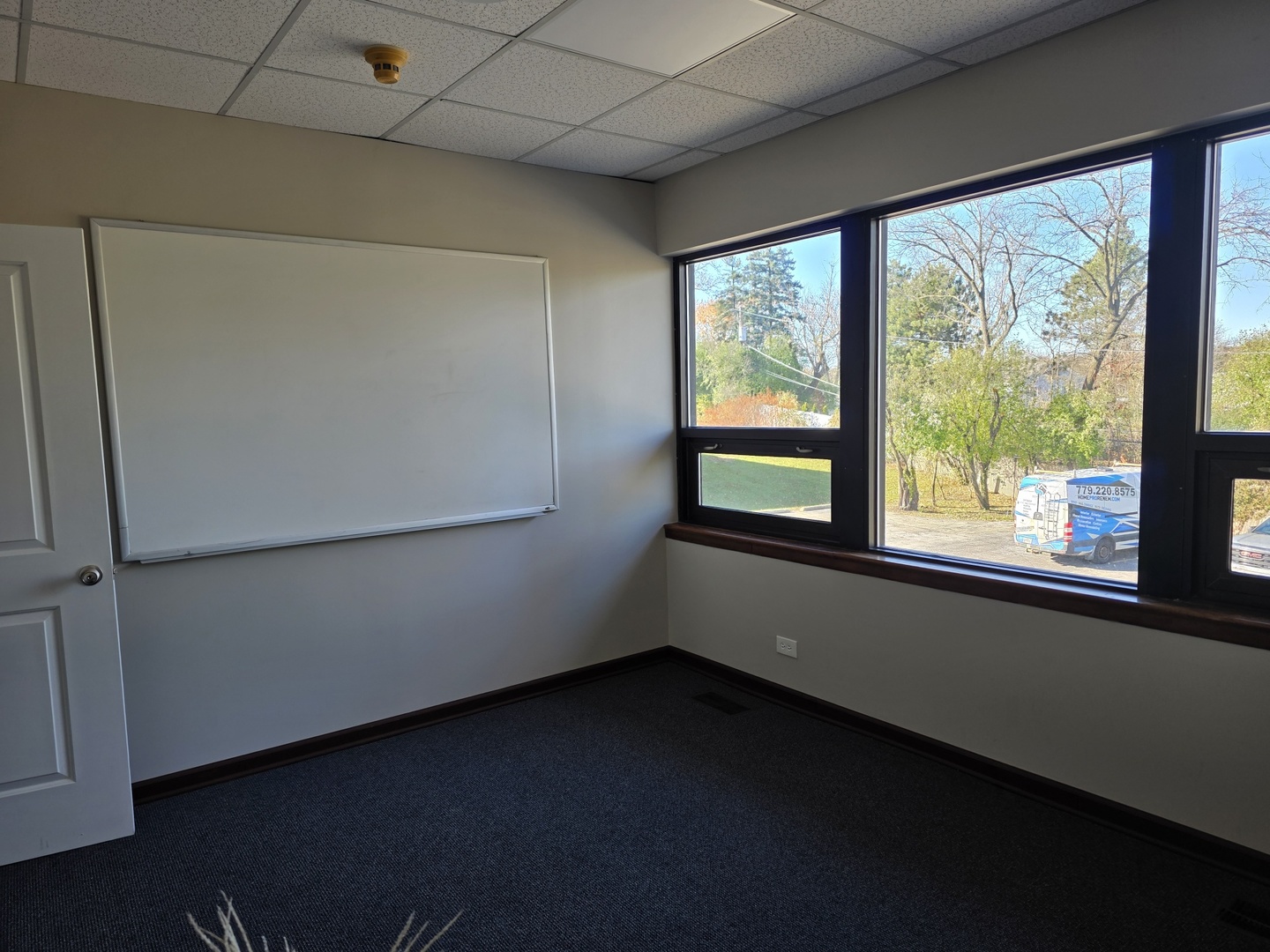 501 W Ogden Avenue, Hinsdale, IL 60521