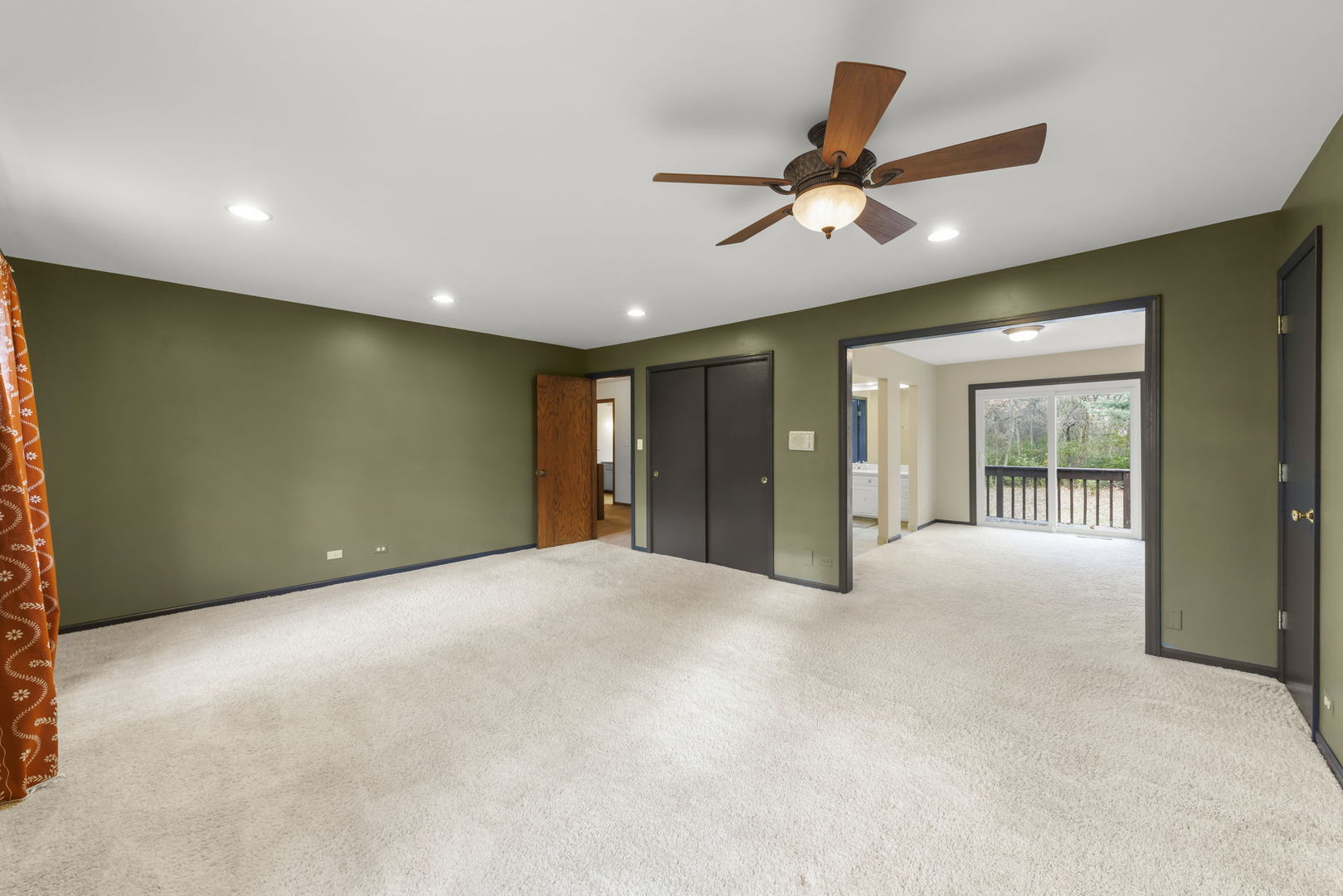 1150 Nottingham Lane, Elgin, IL 60120