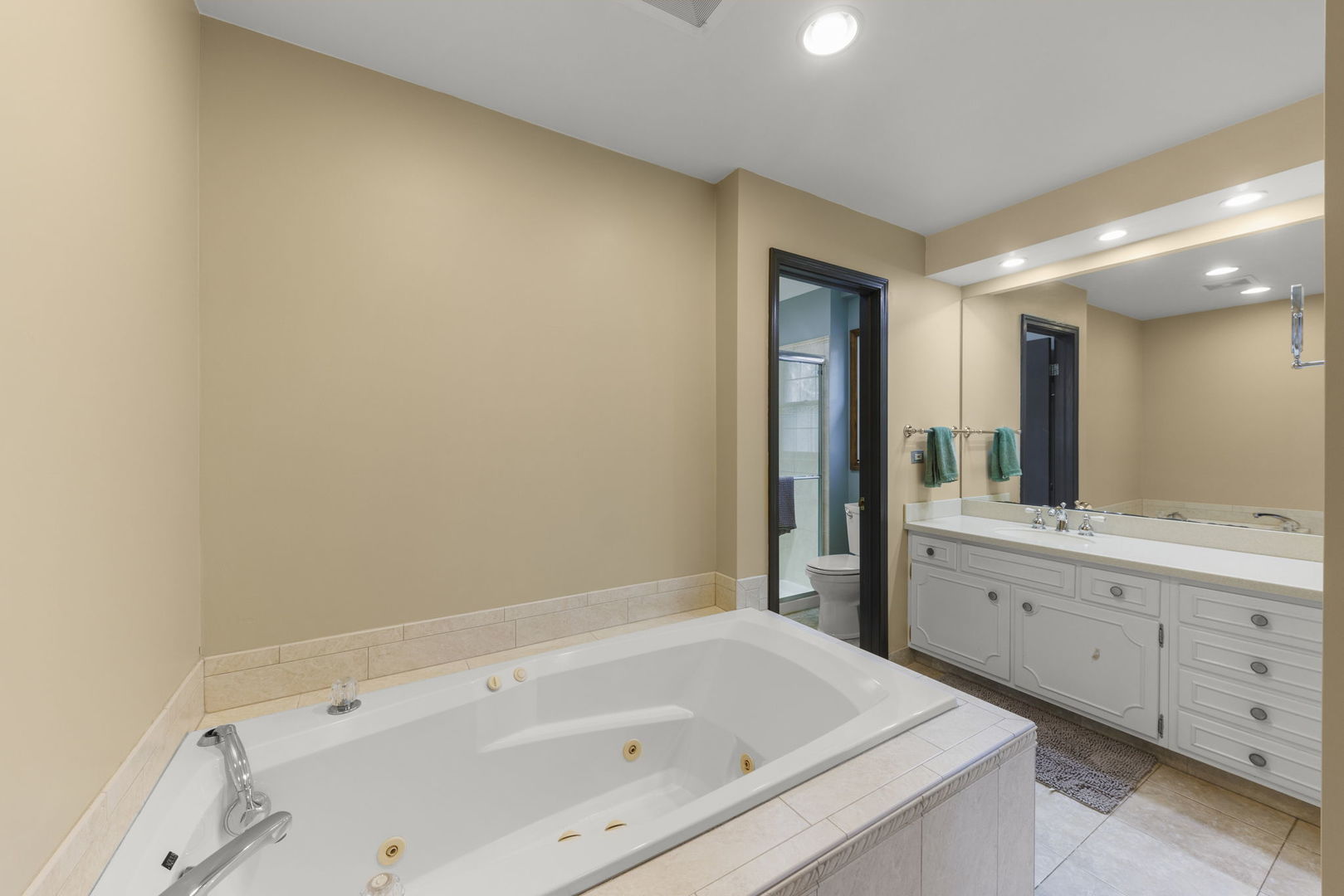 1150 Nottingham Lane, Elgin, IL 60120